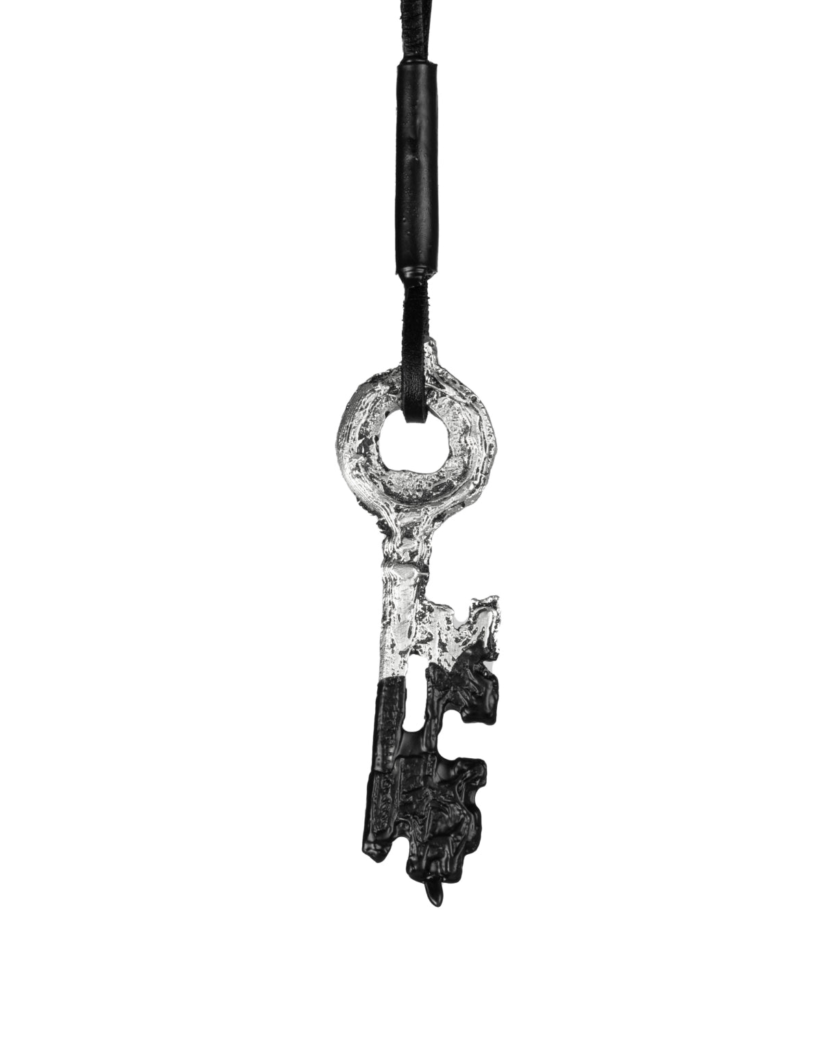 KEY ARTEFACT NECKLACE