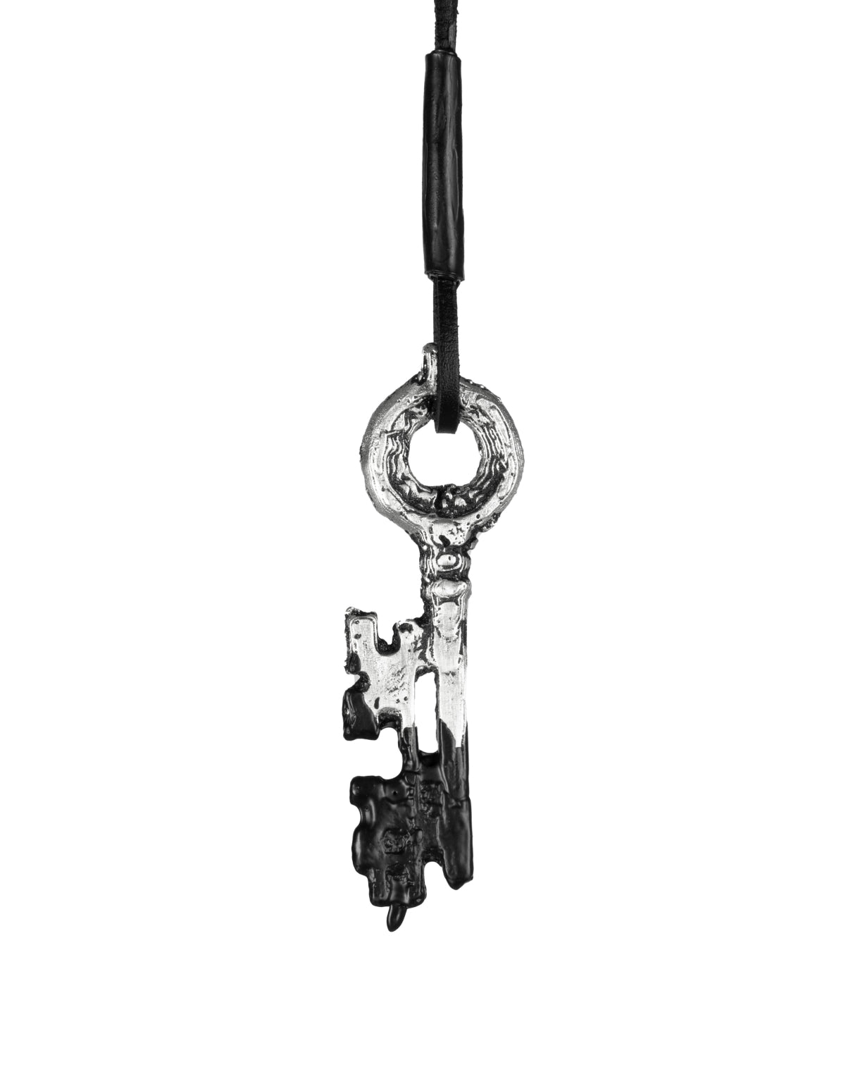 KEY ARTEFACT NECKLACE
